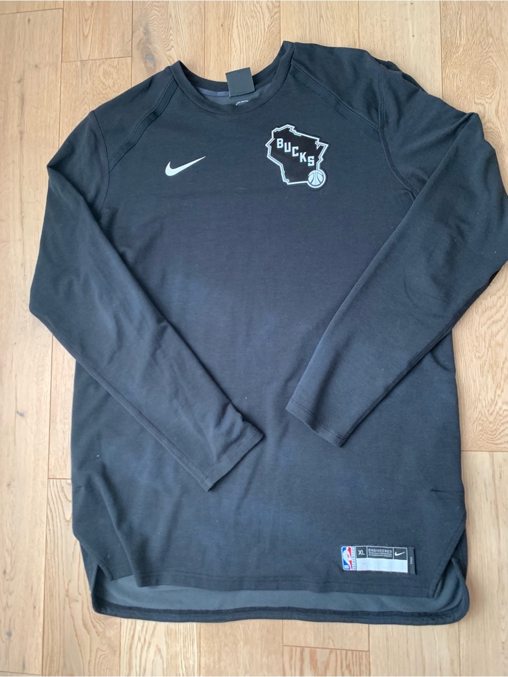 Nike Black Milwaukee Bucks Crew Sweatshirt with White Accents